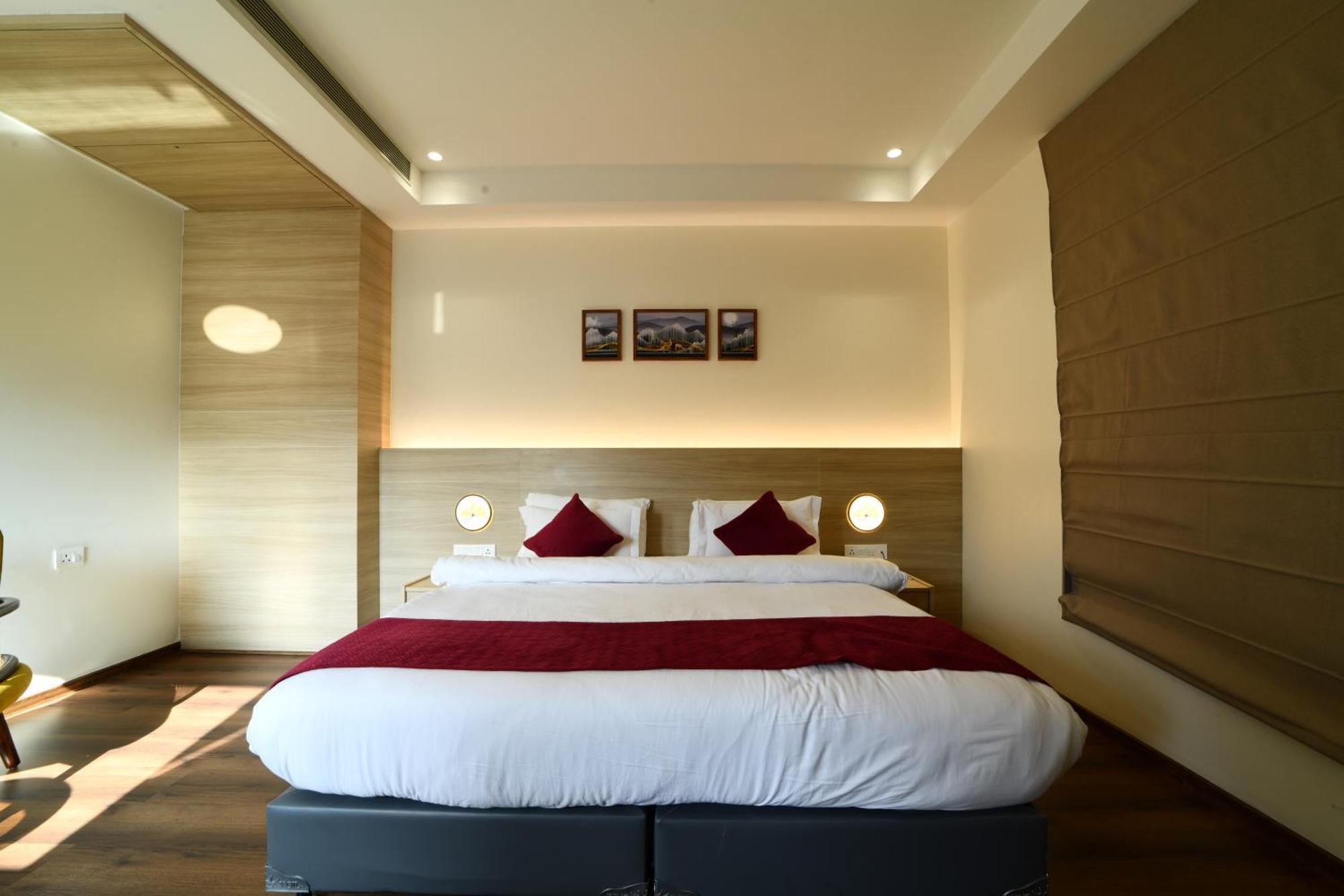 Pride Biznotel Haldwani Exterior photo